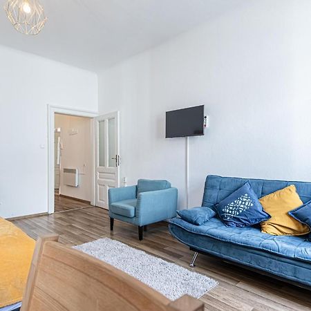 Explore Vienna: 1Br Retreat Near Westbahnhof מראה חיצוני תמונה