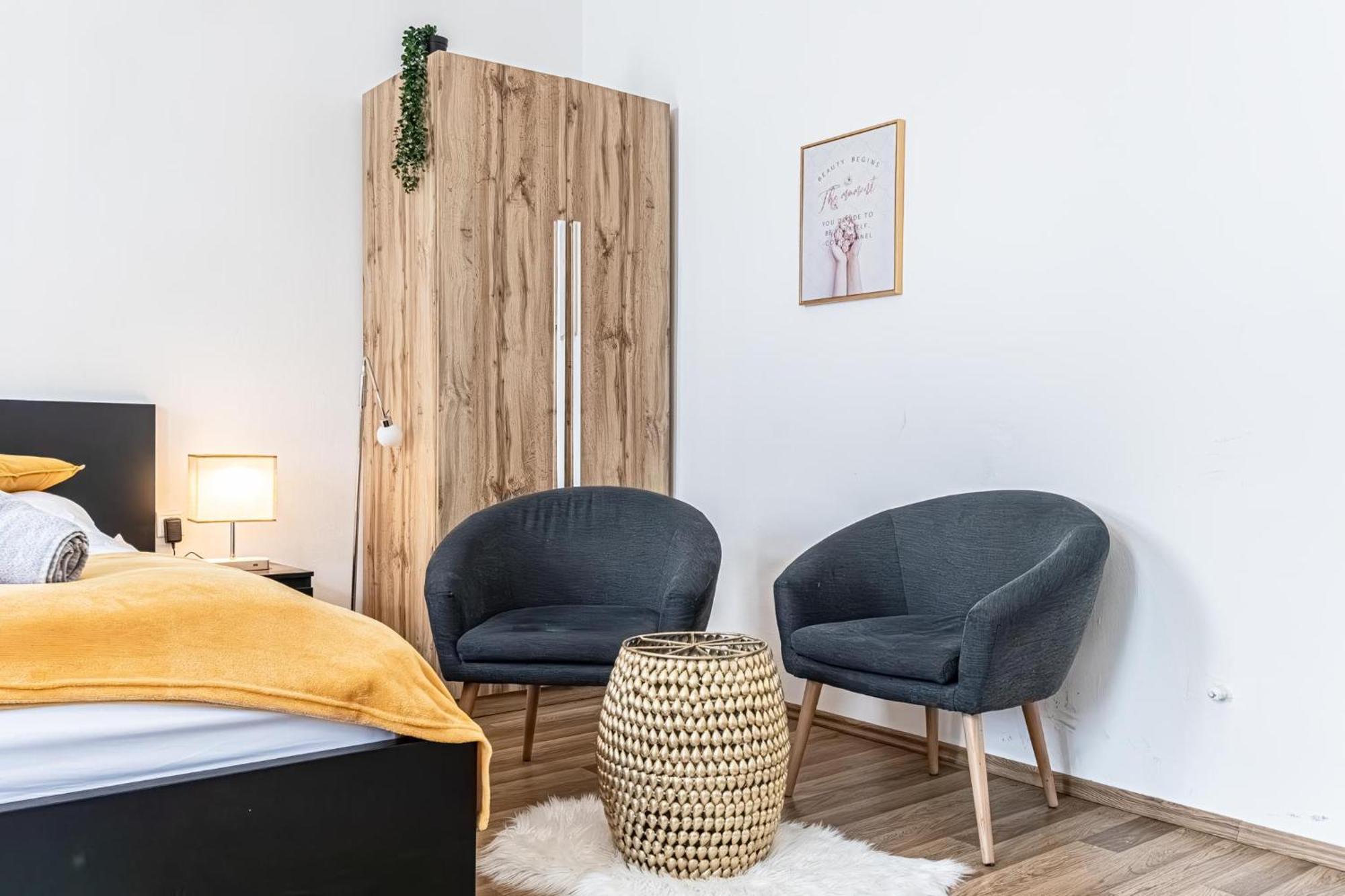 Explore Vienna: 1Br Retreat Near Westbahnhof מראה חיצוני תמונה