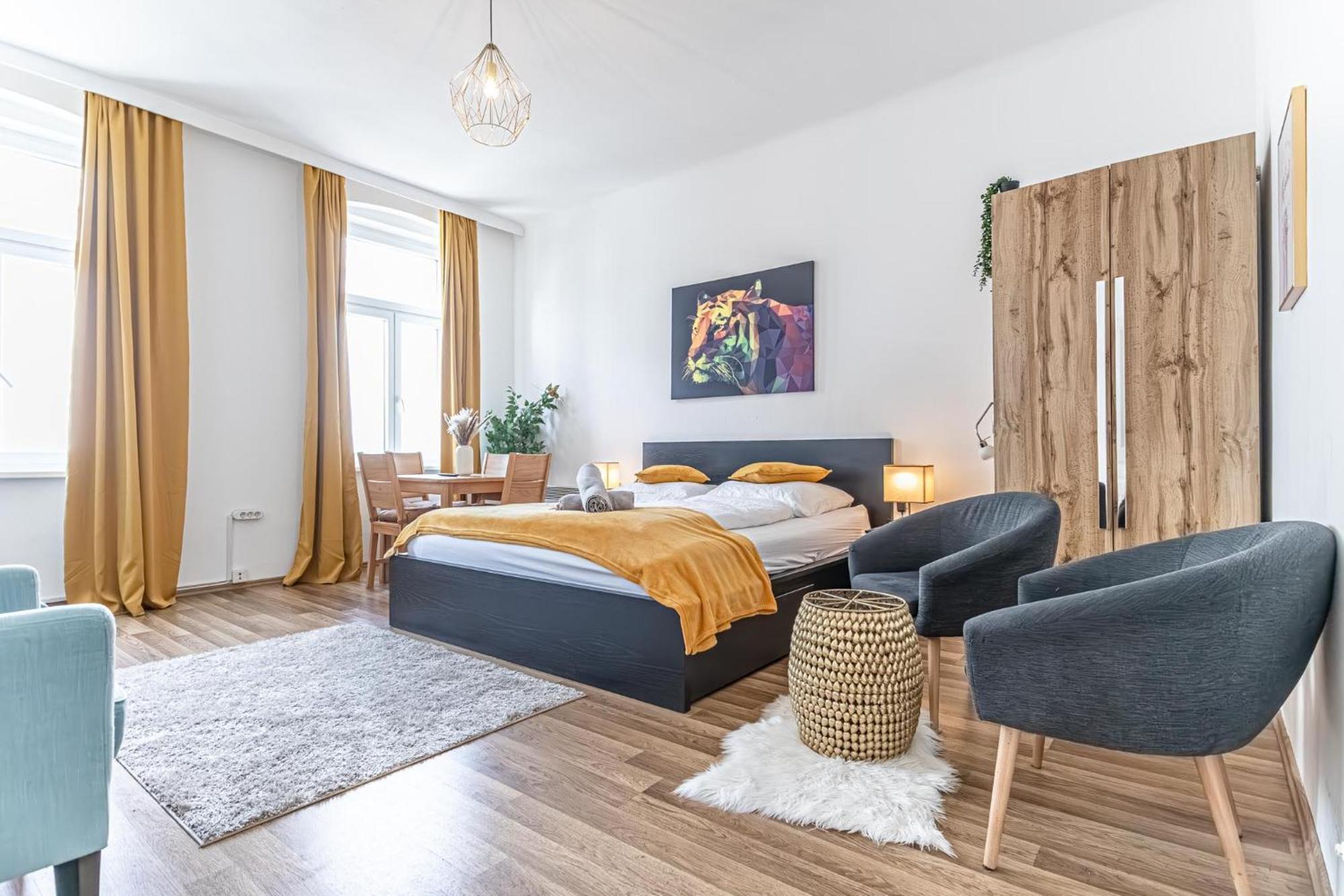 Explore Vienna: 1Br Retreat Near Westbahnhof מראה חיצוני תמונה
