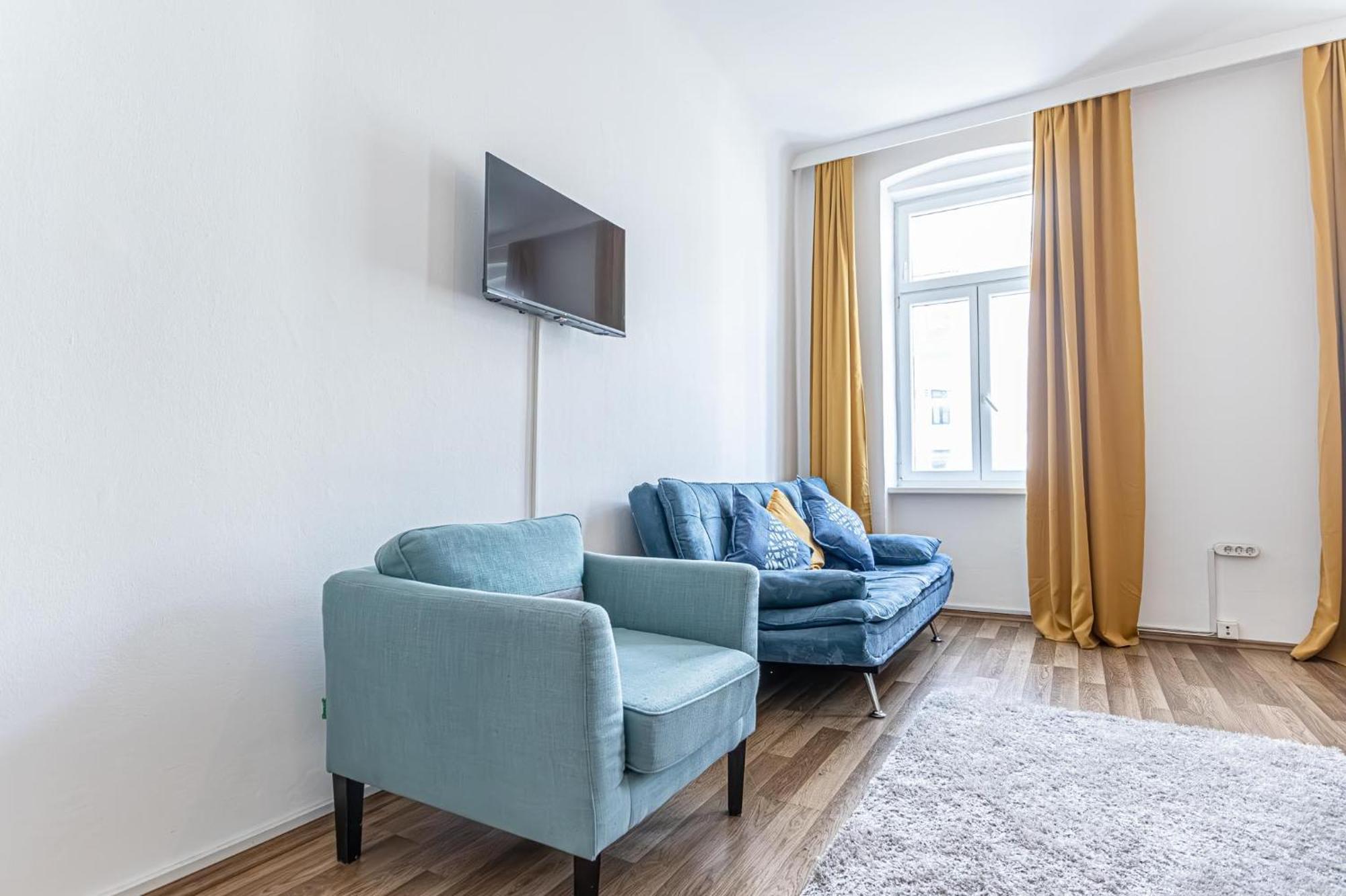 Explore Vienna: 1Br Retreat Near Westbahnhof מראה חיצוני תמונה